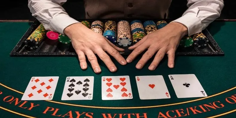 Cách đánh Poker tỉ mỉ qua các vòng kịch tính